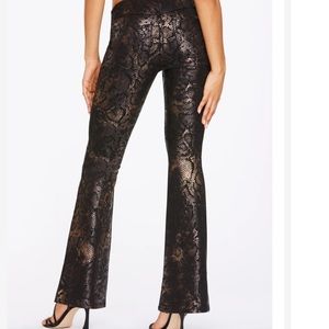 Jessica Simpson Women Pull-On Flare Ponte’ Pant. (Color-Foil Snake)